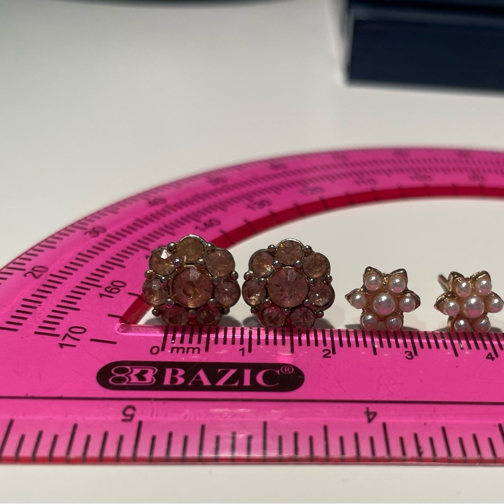 Two Pairs “Flower” Stud Earrings - Picture 3 of 5